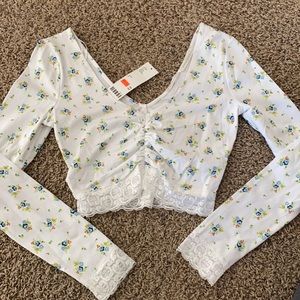 Urban Outfitters Floral Crop Top (Size small) NEW WITH TAGS